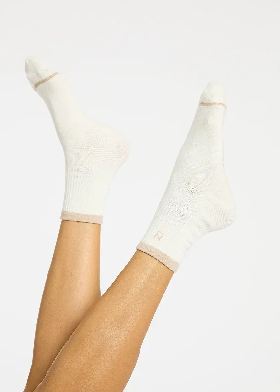 Essential N Quarter Socks