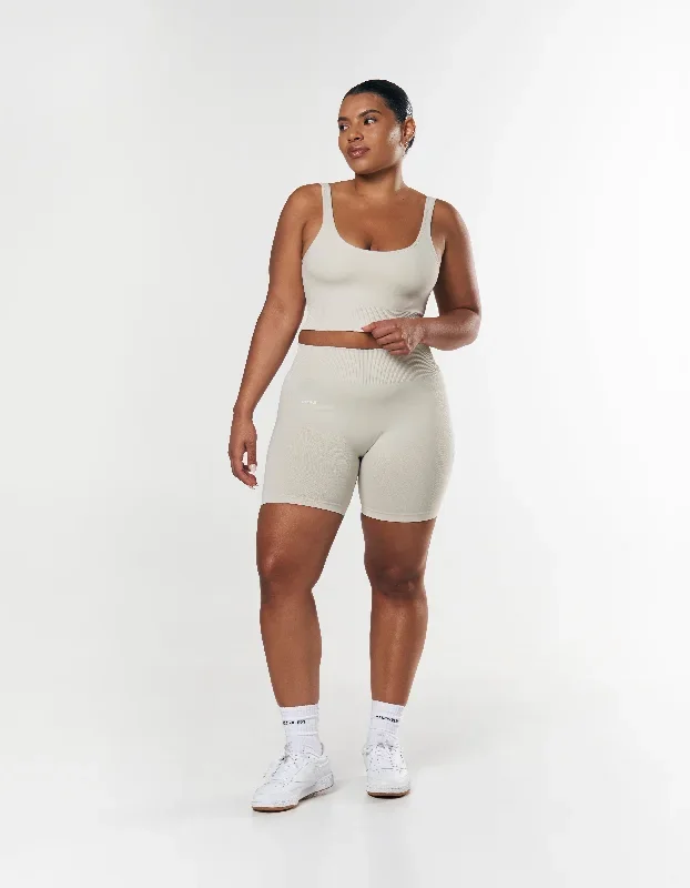 seamless-midi-biker-shorts-dove