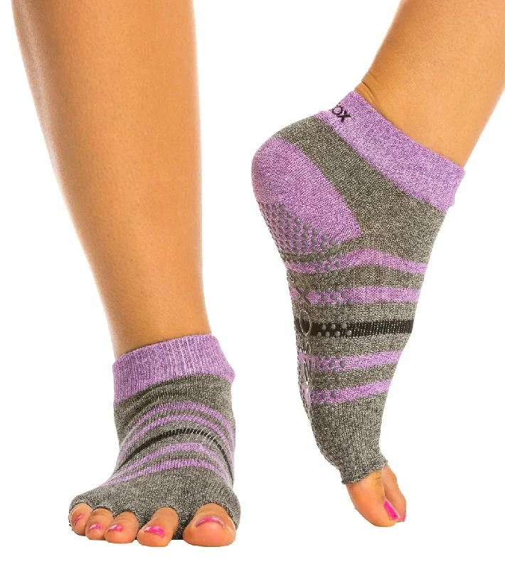 Toesox Ankle Length Half-Toe Yoga Grip Socks Aire