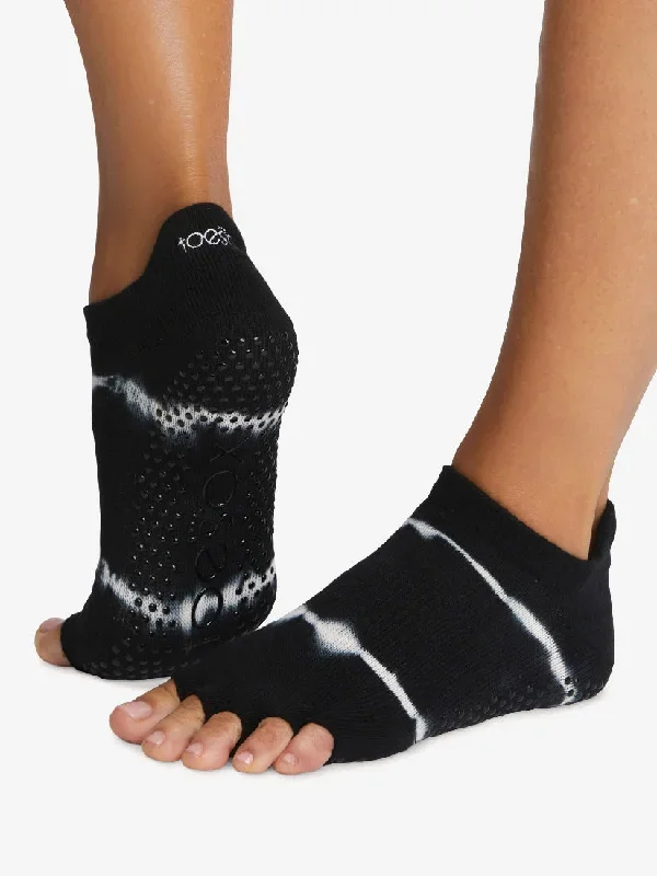 toesox-grip-half-toe-low-rise-black-tie-dye-stripe